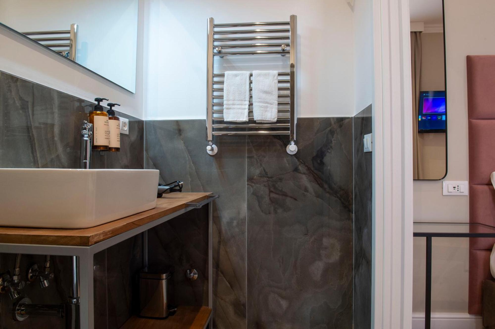 Ad Suites Nazionale Rome Bagian luar foto